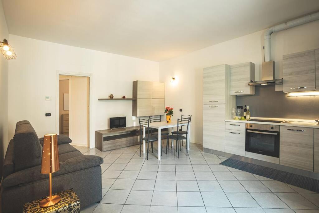 דסיו Suite Il Borgo Monza - Milano + Garage Privato מראה חיצוני תמונה