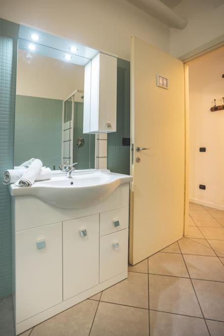 דסיו Suite Il Borgo Monza - Milano + Garage Privato מראה חיצוני תמונה